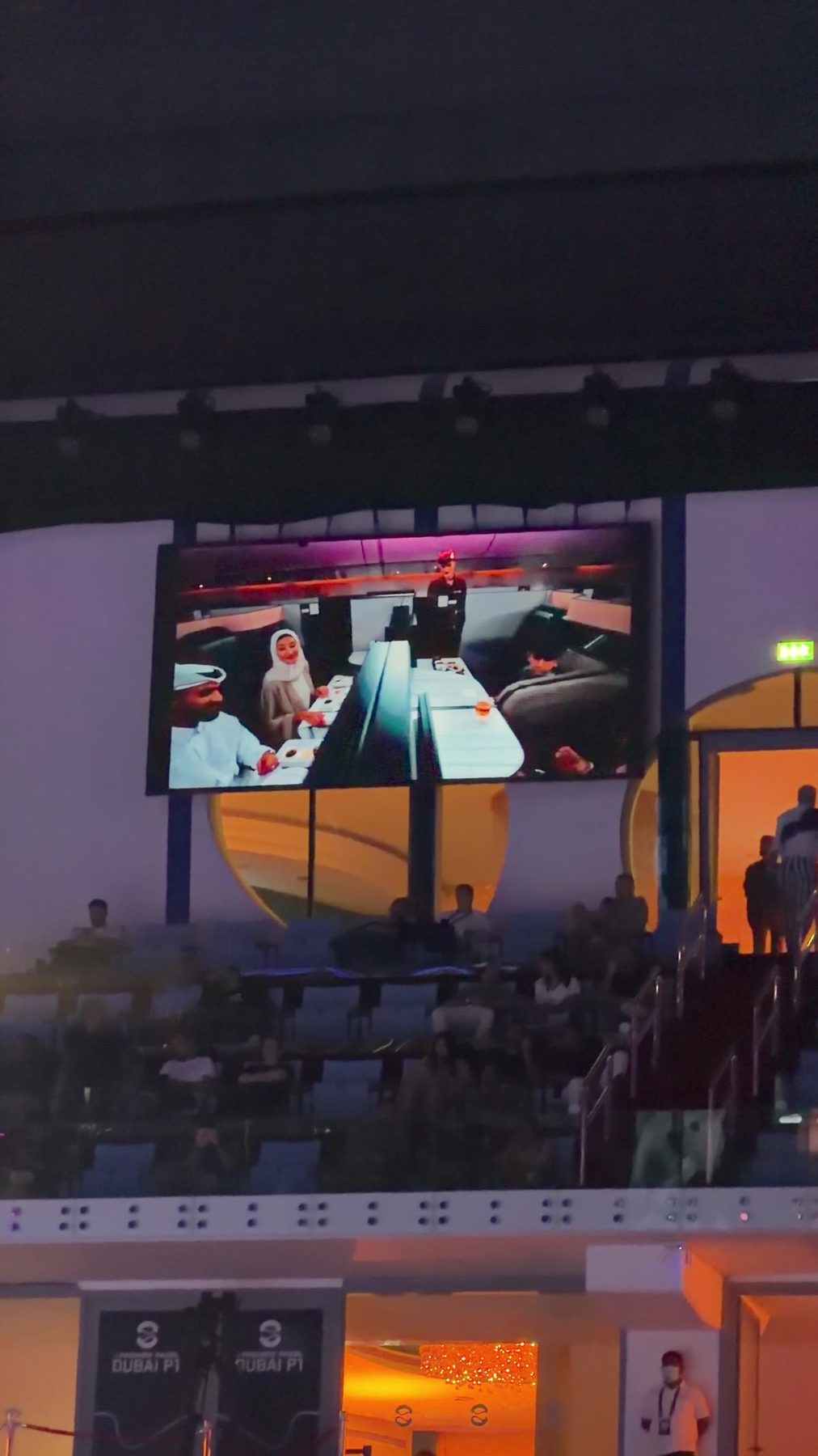 Qatar Airways billboard screen documentation 1